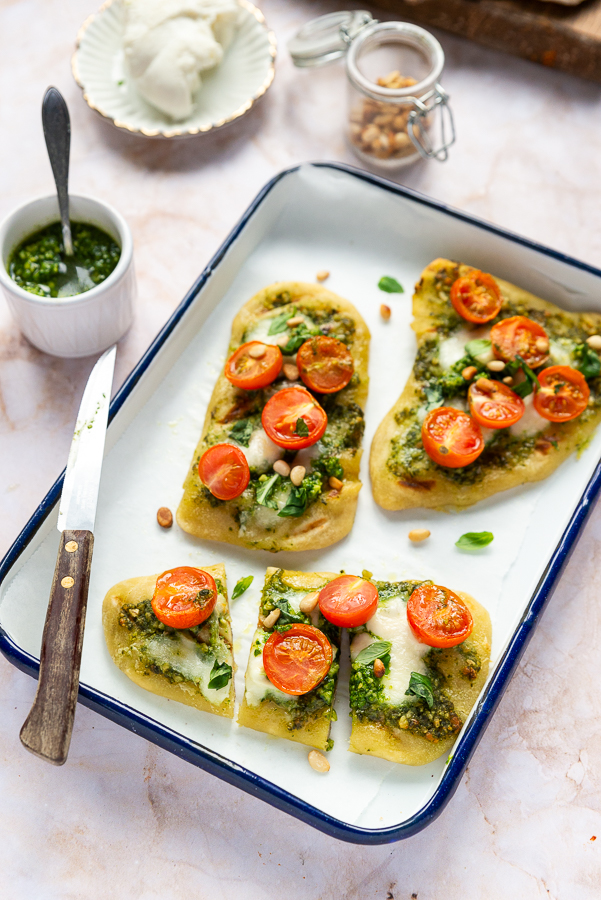 Caprese naanpizza's
