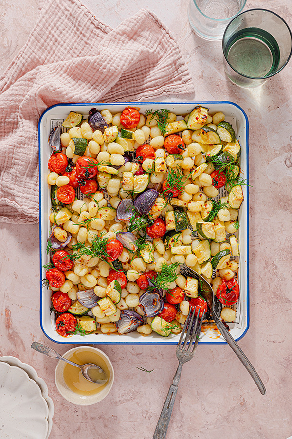 Gnocchi traybake met courgette en tomaatjes