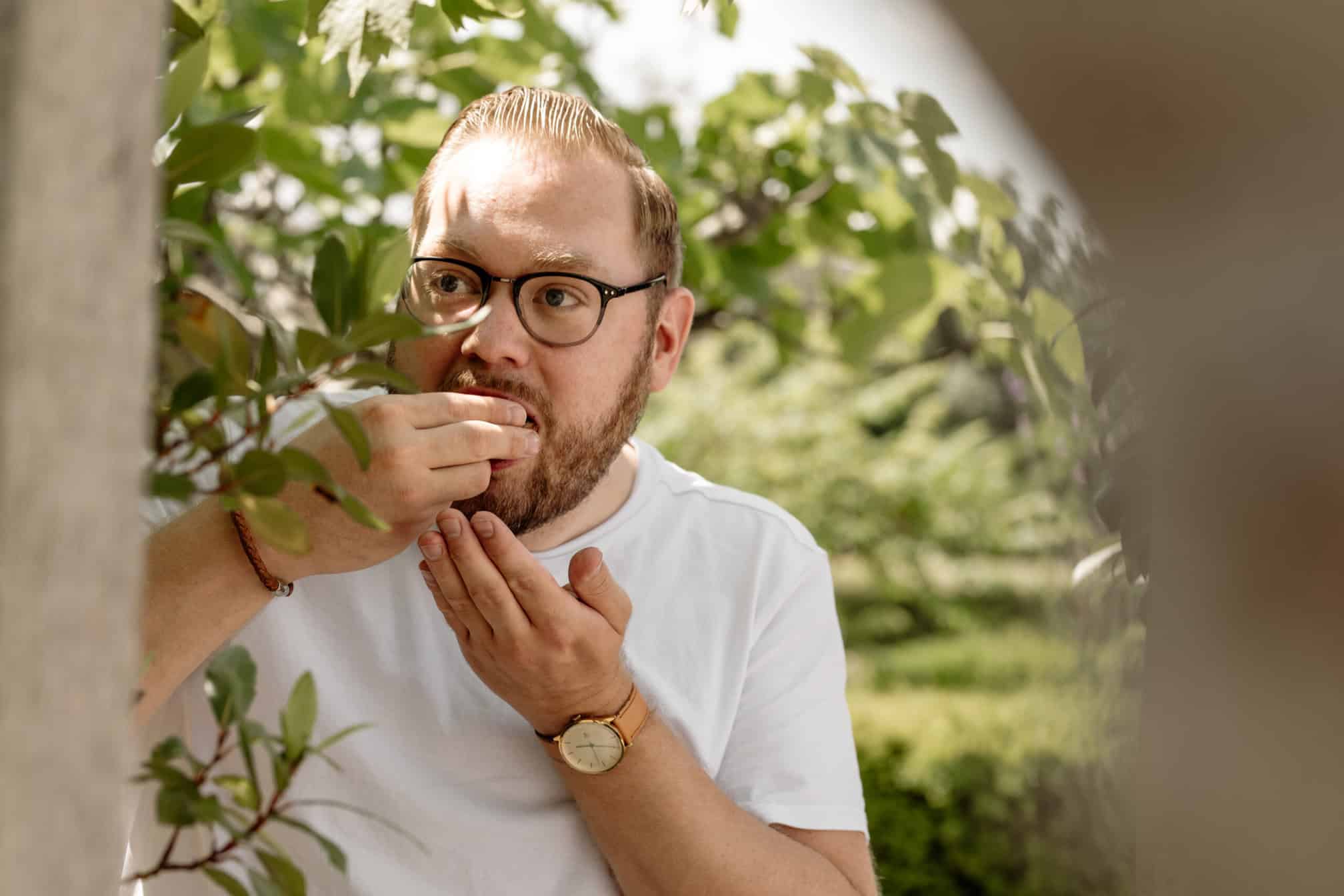 Bas Erkens aan het proeven