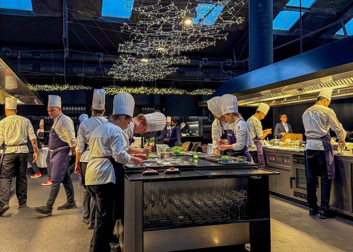 De keuken van Cocina Hermanos Torres in Barcelona