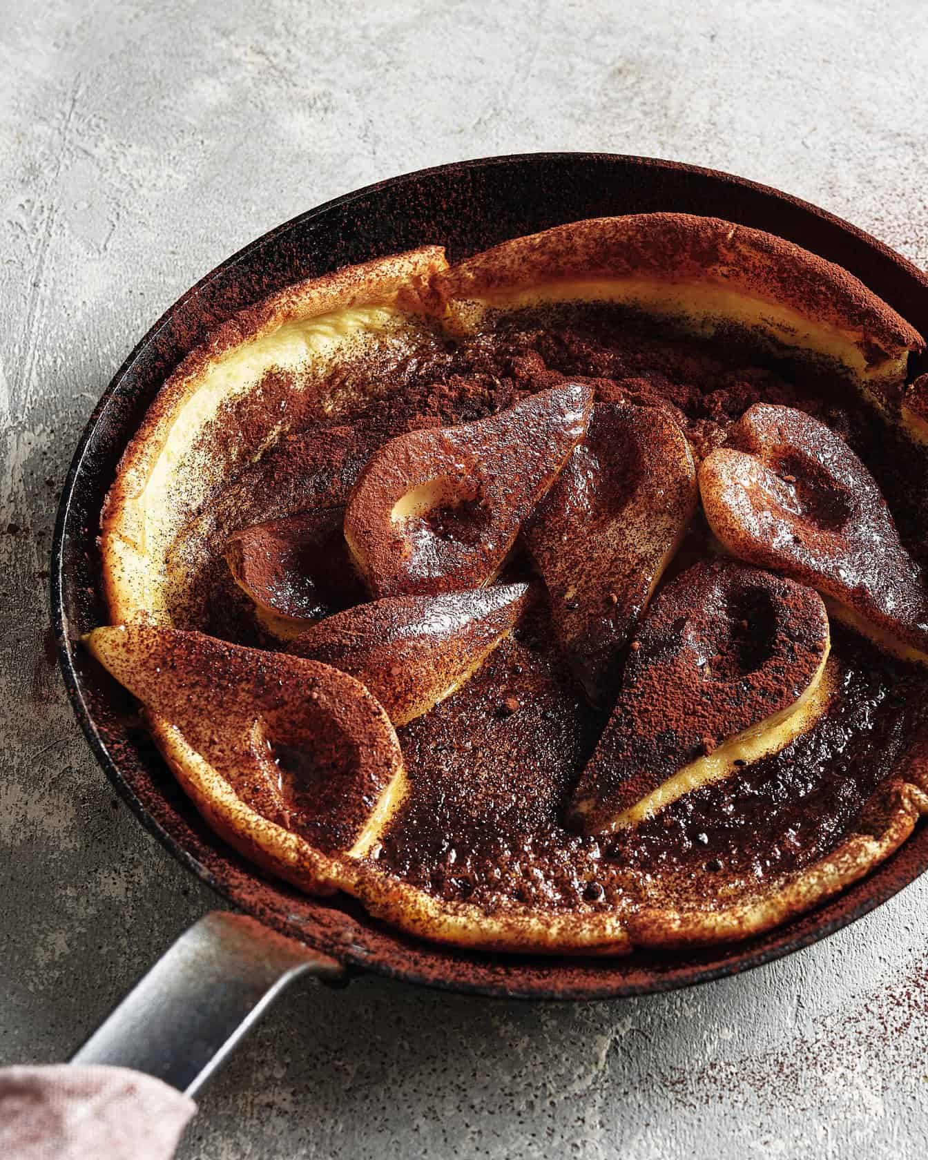 Dutch baby met peer en kardemom