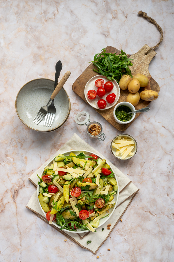 Krieltjessalade met pesto en tomaatjes