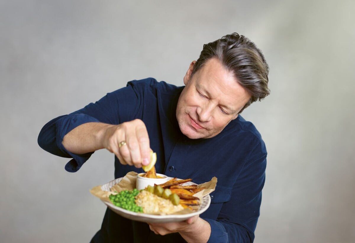 Jamie Oliver met bord eten